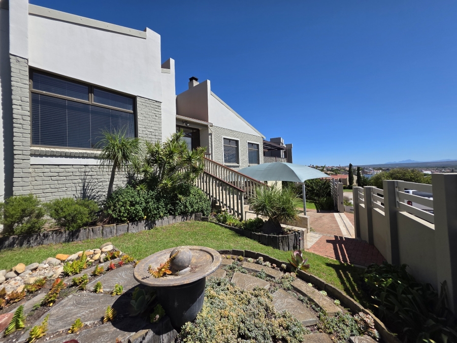 3 Bedroom Property for Sale in Wavecrest Eastern Cape